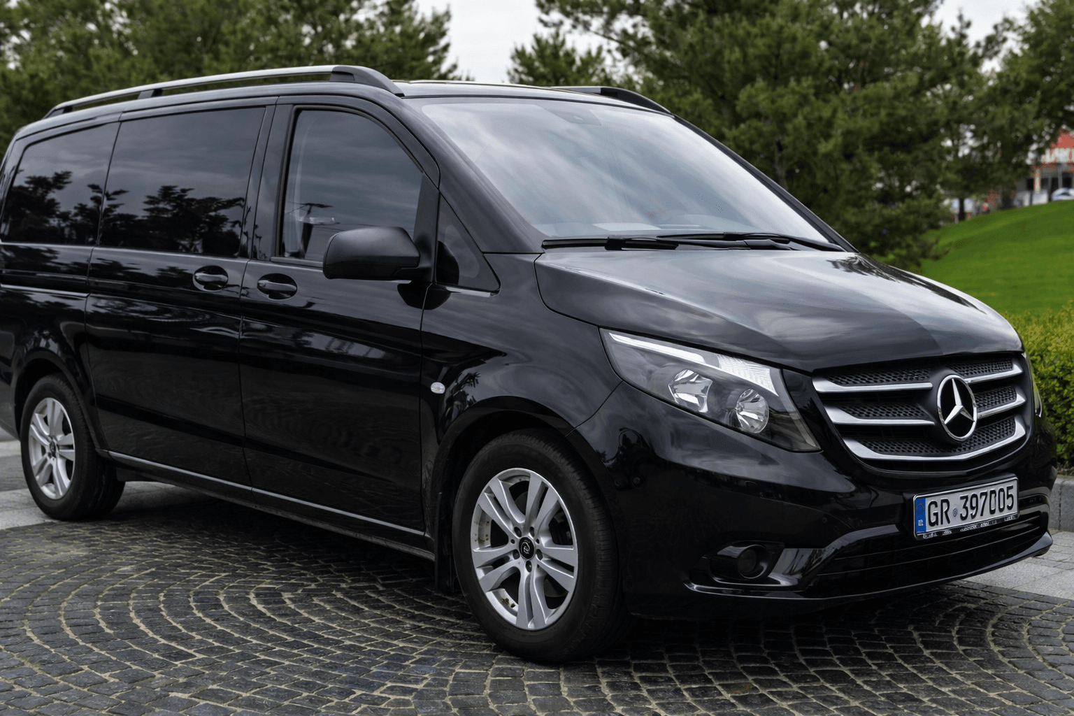 Mercedes-Benz у Швейцарії для багатьох працюючих українців це цілком практичний вибір